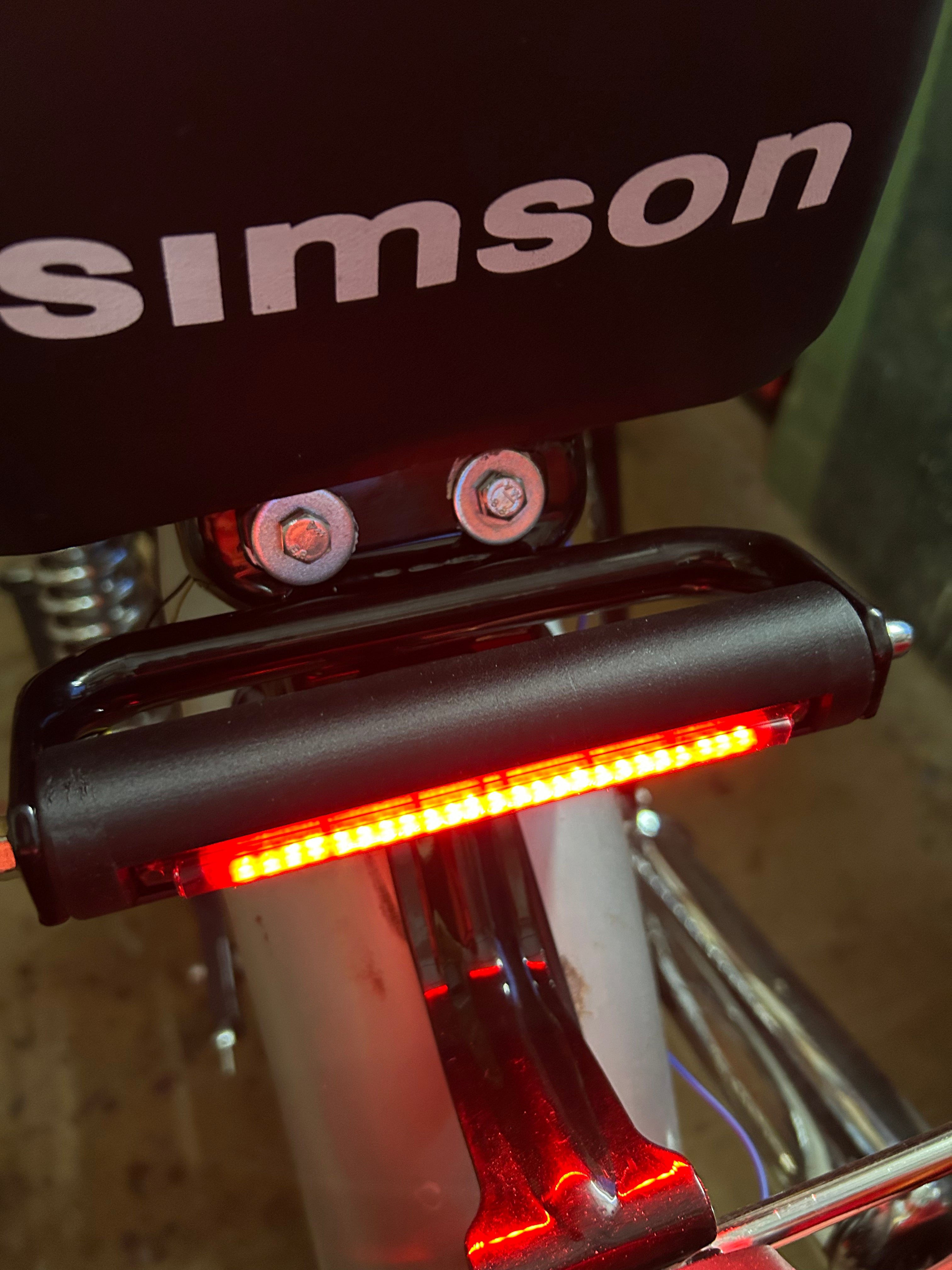 Simson Aufbockgriff mit Rück- und Bremslicht - groß